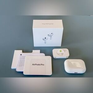 Apple AirPods Pro - Sleek White